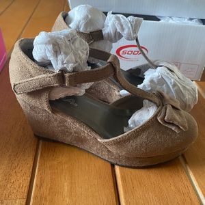 Girls wedges